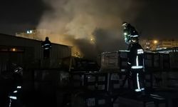 Seramik dükkanındaki yangını itfaiye söndürdü