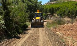 Toroslar'da yol açma çalışmaları sürüyor