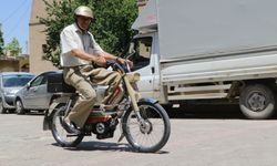 50 yaşındaki motosikletini yazın kullanıyor, kışın kapalı garajda saklıyor