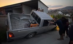 Alanya'da otomobil ile kamyonet çarpıştı: 2 yaralı