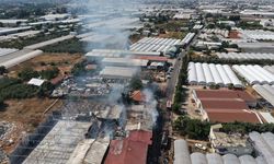 Antalya'da yan yana 4 depoda yangın (2)