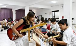 Değirmenönü'nde gitarın dört hali