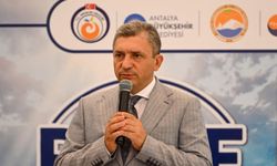 Finike'de 50 yapay resif denize indirildi