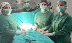 Hatay'da bağırsakları tıkanan prematüre bebeğe cerrahi operasyon