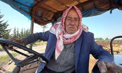 Hataylı çiftçi, 50 yıldır aynı traktörü kullanıyor
