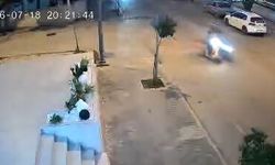 Kozan'da 2 motosikletin çarpıştığı kaza kamerada
