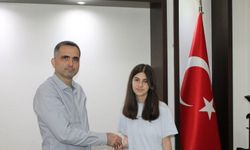 LGS şampiyonu Şevval'e ödül