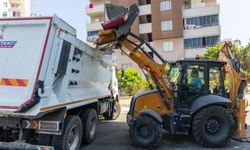 Mersin'de çöp evden 5 kamyon atık çıkarıldı