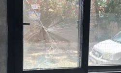Polis merkezinin camını kıran 4 şüpheli tutuklandı