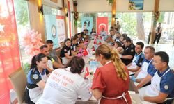 Polisler özel gereksinimli bireylerle buluştu