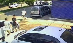 Ağaca çarpan otomobildeki 7 kişi yaralandı; kaza kamerada
