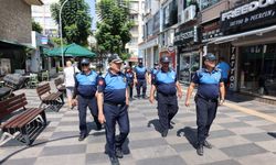 Akdeniz'de zabıta müdürlüğü ekiplerinden kaldırım işgali denetimi