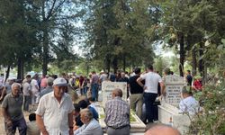 Babasının kullandığı minibüsün altında kalan Yakup Emir'in cenazesi toprağa verildi