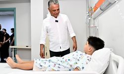 Başkan Uysal'dan sünnet olan çocuklara ziyaret