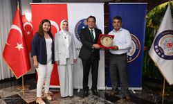 Hatay'da emekli emniyet mensuplarına plaket verildi