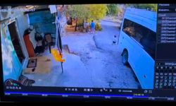 Minibüsle geri manevra yaparken oğlunun ölümüne neden oldu