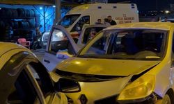 Osmaniye'de iki otomobil çarpıştı: 2'si çocuk 4 yaralı