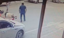 Otomobilin açılan kapısına çarpan motosikletli ağır yaralandı