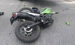 Otomobille çarpışan motosikletin sürücüsü ağır yaralandı