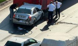 Otomobille yolcu otobüsü çarpıştı: 1 yaralı