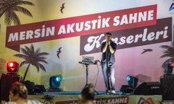 Sahilden akustik ezgiler yükseliyor