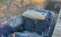 Sulama kanalına düşen otomobilin sürücüsü yaralandı