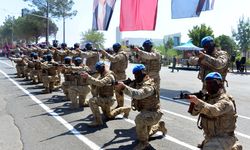 Türkiye'nin en büyük Türk Bayrağı'na saygı yürüyüşü