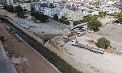 Yağmur suyu drenaj çalışmasında kanalizasyon hattı patladı; mahalleli çözüm bekliyor