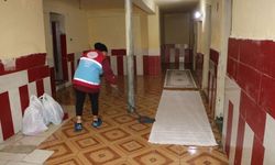 Adana'da ahırda yaşayan kadın ve çocukları, Bakan Çiftçi'nin talimatıyla eve yerleştirildi