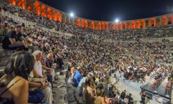 Aspendos'ta Carmina Burana gecesi