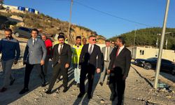 Bakan Yardımcısı Demirli, Hatay'da yapımı süren okulda inceleme yaptı
