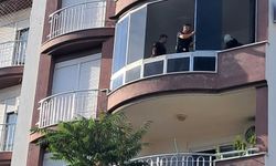 Balkondaki yangın büyümeden söndürüldü