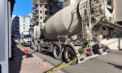 Beton mikserinin altında kalan yaya hayatını kaybetti