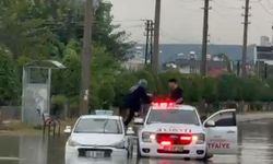 Hatay'da sağanak nedeniyle yollar göle döndü