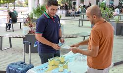 Mersin'e gelen öğrenciler otogarda karşılanıyor