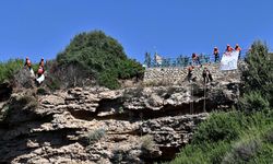 Muratpaşa'nın gönüllü dalgıçları deniz dibi temizliğinde