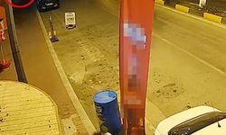 Otomobilin restorana çarptığı kaza kamerada