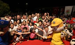Sahne Kepez, Zeytinlik'te çocukların yüzünü güldürdü