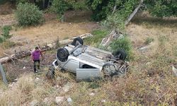 Şarampole yuvarlanan otomobilde sürücü yaralandı