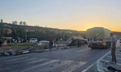 Tanker ile kamyonun çarpıştığı kaza kamerada