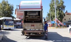Toroslar'da konteynerler yerinde yıkanıp dezenfekte ediliyor