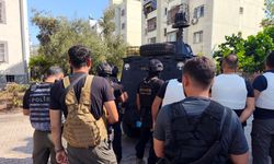 Yakalanacağını anlayan şüpheli, eline el bombası alıp kendisini eve kilitledi / Ek fotoğraflar