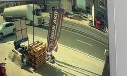 Yolun karşısına geçerken tankerin çarptığı yaya öldü; kaza kamerada