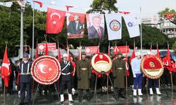 Antalya'da Cumhuriyet Bayramı kutlamaları çelenk töreniyle başladı