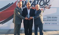 Burdur’da 86 yaşında amatör maçları takip ediyor! Yılların emekçilerine anlamlı ödül