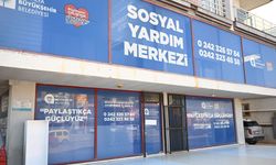 Antalya’da ihtiyaç sahiplerine ücretsiz destek! Gelinlikten bebek beşiğine kadar birçok eşya raflarda