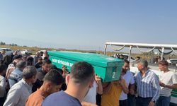 Hatay'da kazada ölen anne ile 4 yaşındaki kızı toprağa verildi