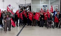Huzurevi sakinlerinden 29 Ekim kutlaması