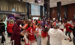Kadınlar Matinesi'nde Cumhuriyet Bayramı coşkusu