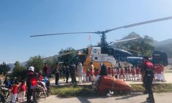 Minik öğrenciler yangın söndürme helikopterini yakından tanıdı